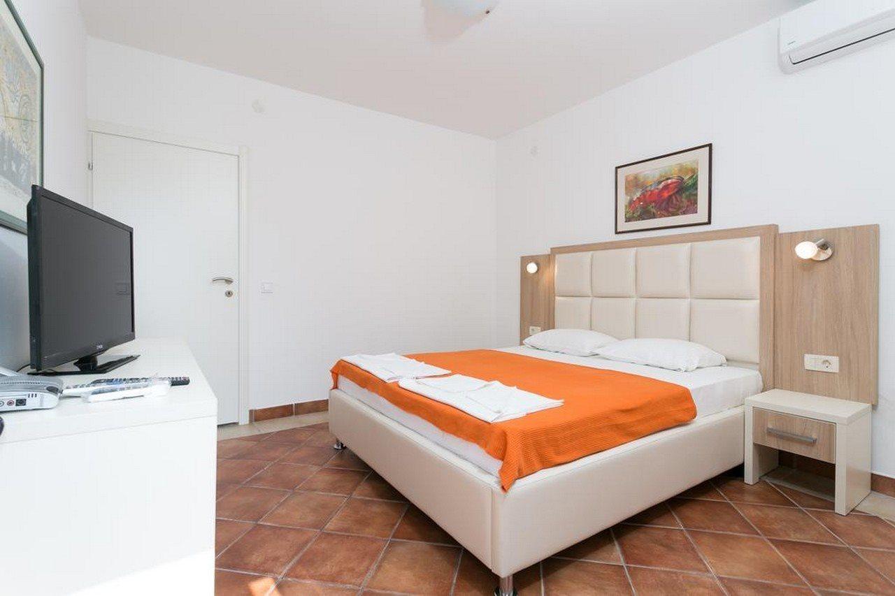 Milan'S Apartments Sveti Stefan Dış mekan fotoğraf