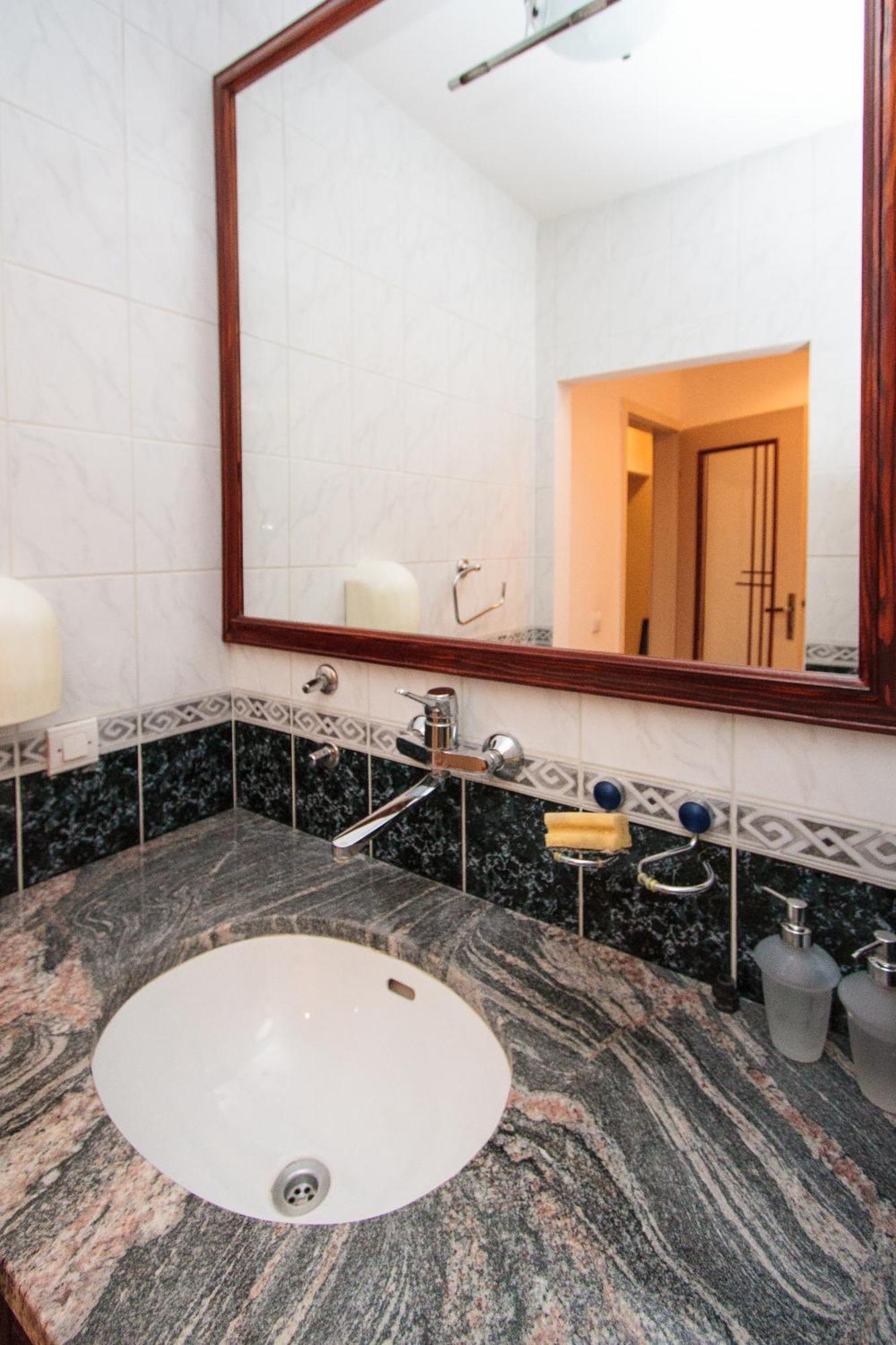 Milan'S Apartments Sveti Stefan Oda fotoğraf