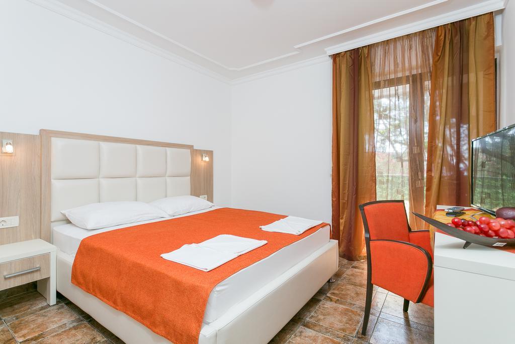 Milan'S Apartments Sveti Stefan Dış mekan fotoğraf